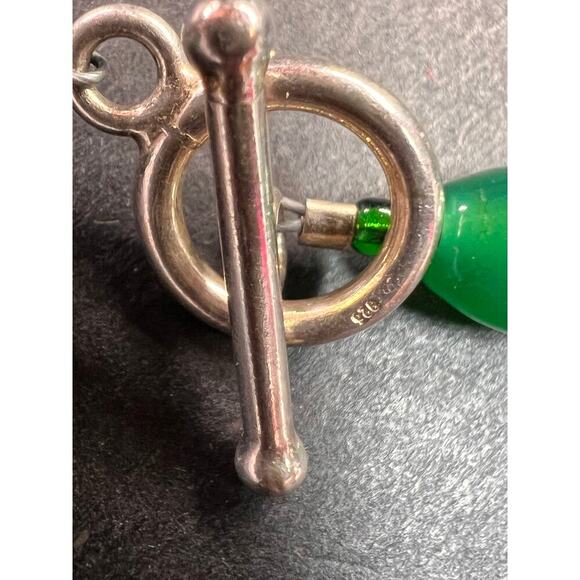 Green onyx beaded necklace with sterling silver toggle clasp - Picture 4 of 16